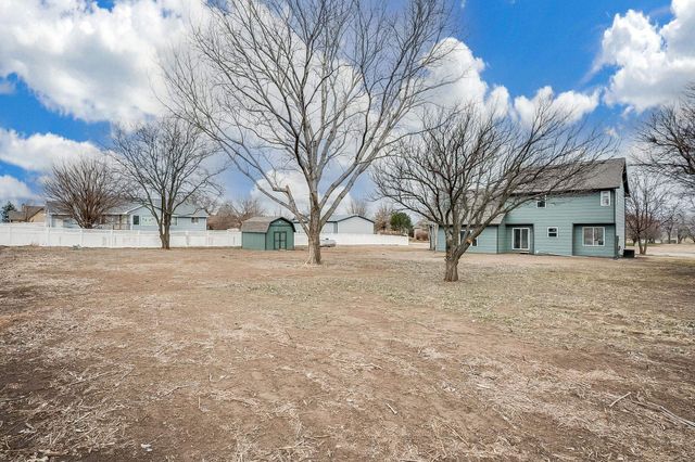 11723 E Fireside Ln, Derby, KS 67037