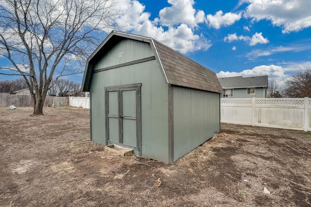 11723 E Fireside Ln, Derby, KS 67037