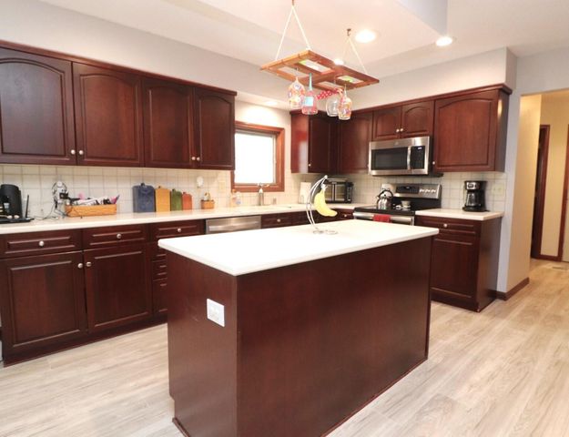 6430 Rossmore Lane, Canal Winchester, OH 43110