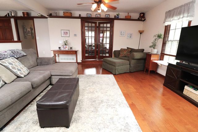6430 Rossmore Lane, Canal Winchester, OH 43110