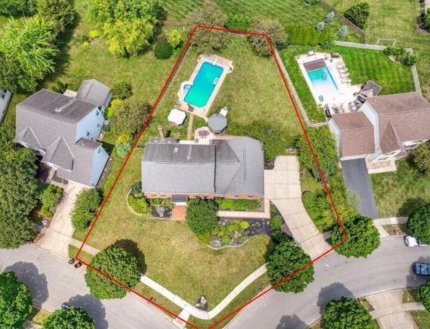 6430 Rossmore Lane, Canal Winchester, OH 43110