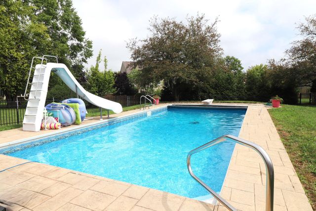 6430 Rossmore Lane, Canal Winchester, OH 43110