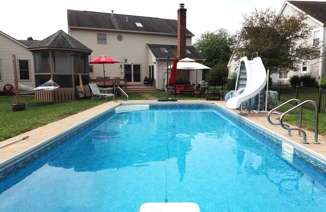6430 Rossmore Lane, Canal Winchester, OH 43110