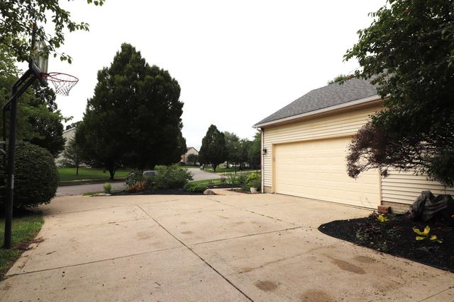 6430 Rossmore Lane, Canal Winchester, OH 43110
