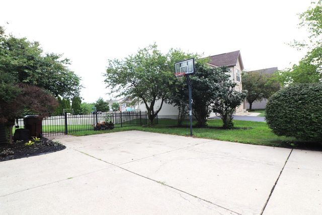 6430 Rossmore Lane, Canal Winchester, OH 43110