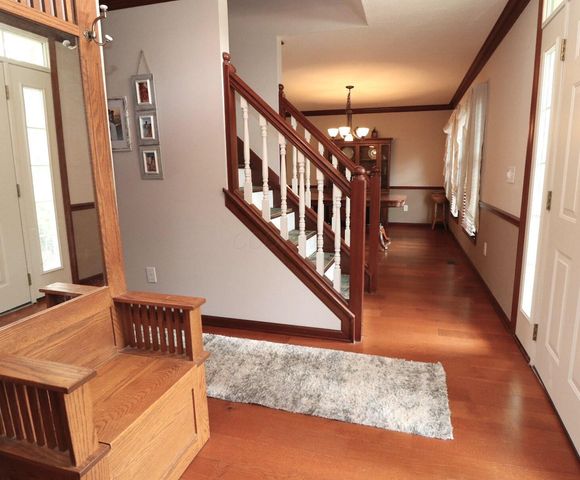6430 Rossmore Lane, Canal Winchester, OH 43110