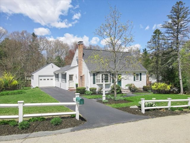 16 Howland Ter, Stoughton, MA 02072