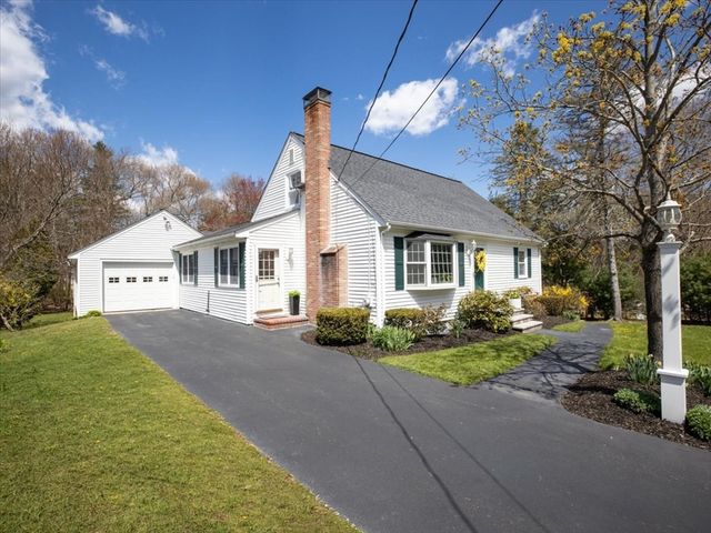16 Howland Ter, Stoughton, MA 02072
