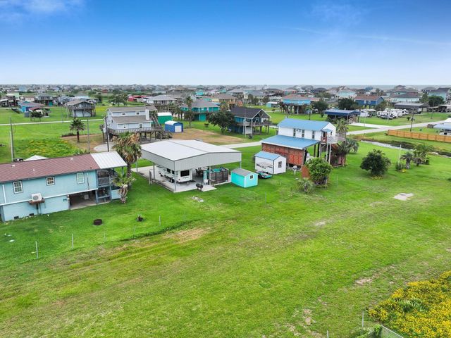 955 O Neil Road, Crystal Beach, TX 77650