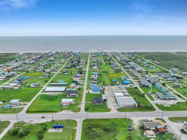 955 O Neil Road, Crystal Beach, TX 77650