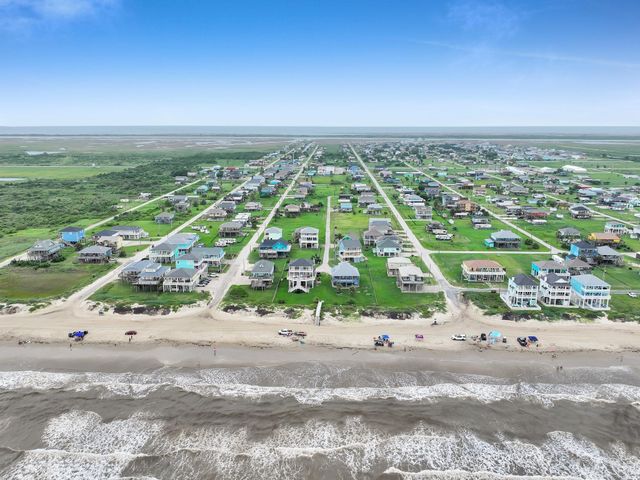 955 O Neil Road, Crystal Beach, TX 77650