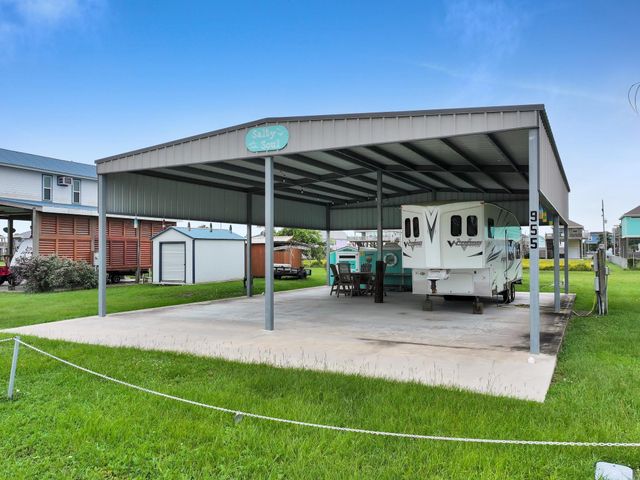 955 O Neil Road, Crystal Beach, TX 77650