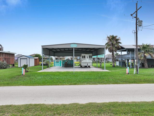 955 O Neil Road, Crystal Beach, TX 77650