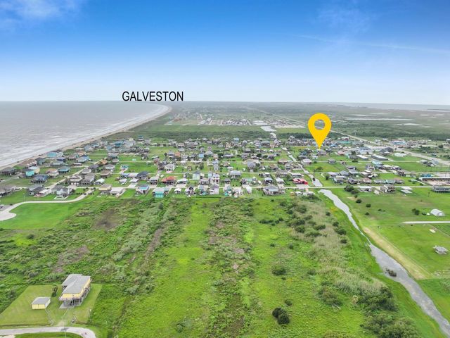 955 O Neil Road, Crystal Beach, TX 77650