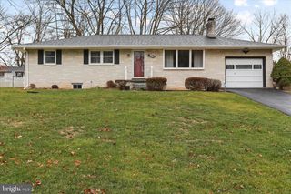 11905 DORMAYNE DR, Hagerstown, MD 21742