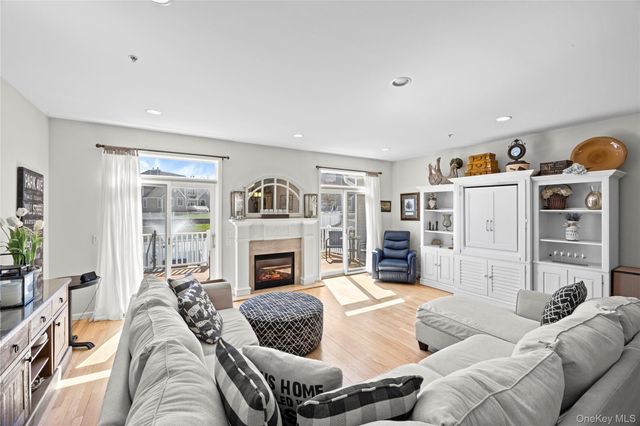 86 Brianna Drive, East Setauket, NY 11733
