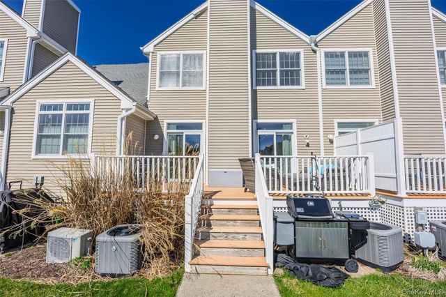 86 Brianna Drive, East Setauket, NY 11733