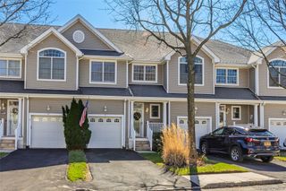 86 Brianna Drive, East Setauket, NY 11733