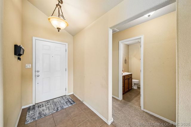 2212 E Elmira Street, Broken Arrow, OK 74012