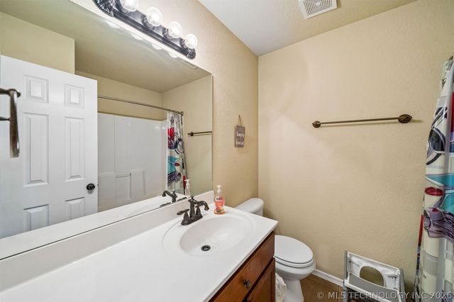 2212 E Elmira Street, Broken Arrow, OK 74012