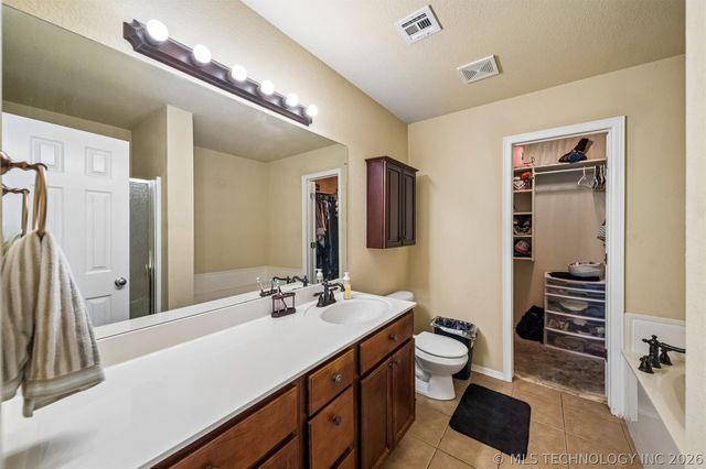 2212 E Elmira Street, Broken Arrow, OK 74012