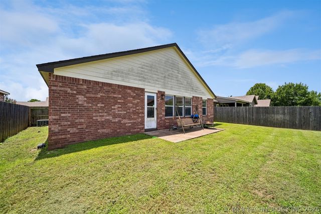 2212 E Elmira Street, Broken Arrow, OK 74012