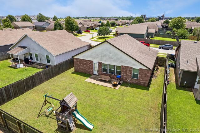 2212 E Elmira Street, Broken Arrow, OK 74012
