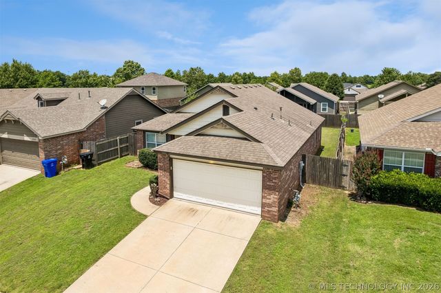 2212 E Elmira Street, Broken Arrow, OK 74012