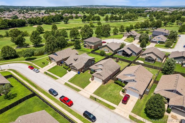 2212 E Elmira Street, Broken Arrow, OK 74012