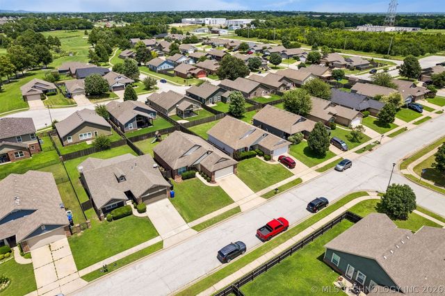 2212 E Elmira Street, Broken Arrow, OK 74012