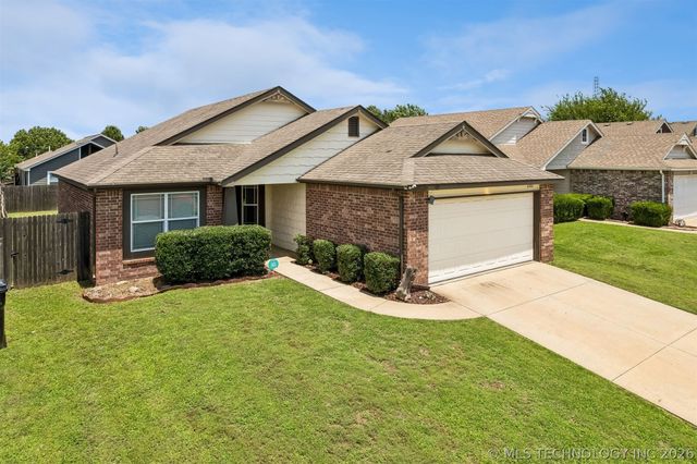 2212 E Elmira Street, Broken Arrow, OK 74012