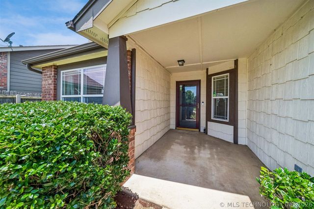 2212 E Elmira Street, Broken Arrow, OK 74012
