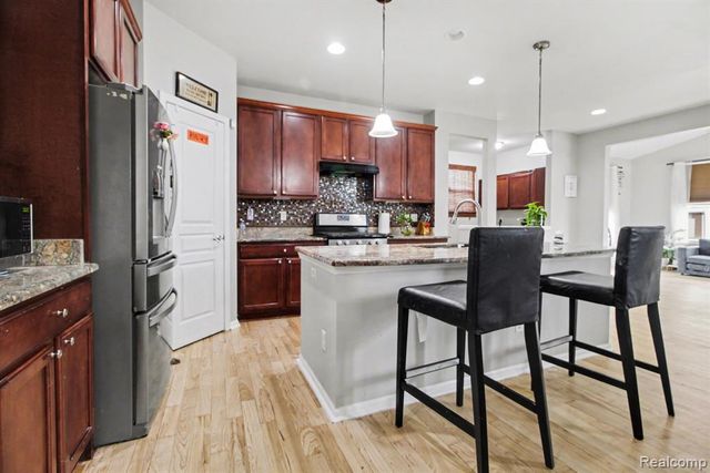 2417 Premier Lane, Canton, MI 48188