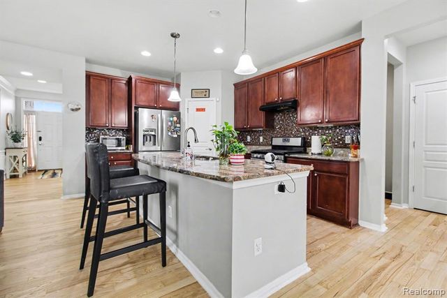 2417 Premier Lane, Canton, MI 48188