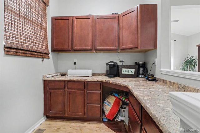 2417 Premier Lane, Canton, MI 48188