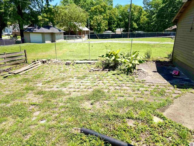 328 Head St, Paris, TN 38242