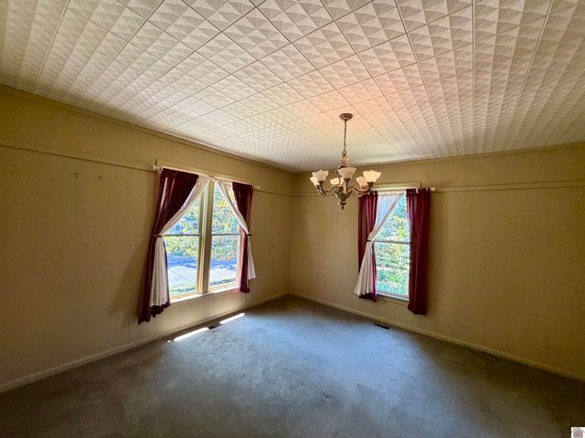 328 Head St, Paris, TN 38242