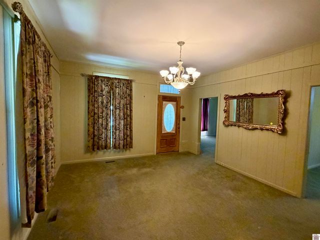 328 Head St, Paris, TN 38242