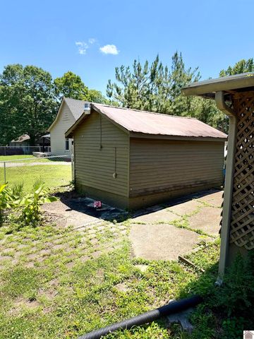 328 Head St, Paris, TN 38242