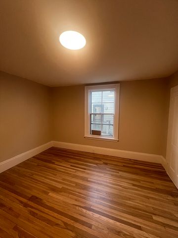 15 Harris 2, Marblehead, MA 01945