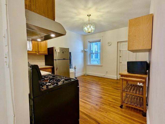 21 Westbourne Ter 3, Brookline, MA 02446