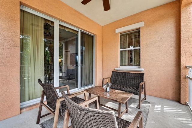 35 Ocean Crest Way, Palm Coast, FL 32137