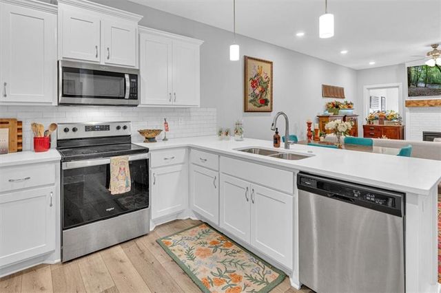 703 Ridge Drive, Smithville, MO 64089