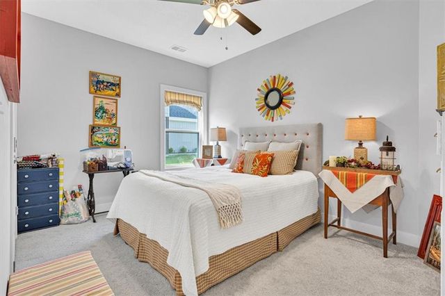 703 Ridge Drive, Smithville, MO 64089