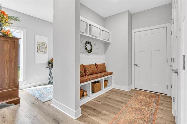 703 Ridge Drive, Smithville, MO 64089