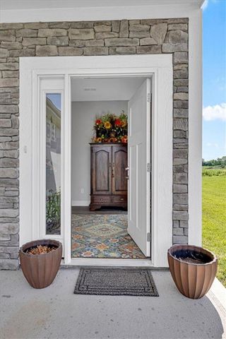 703 Ridge Drive, Smithville, MO 64089