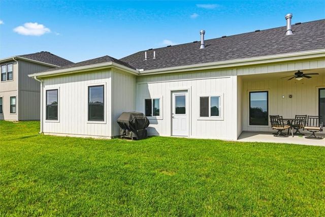 703 Ridge Drive, Smithville, MO 64089