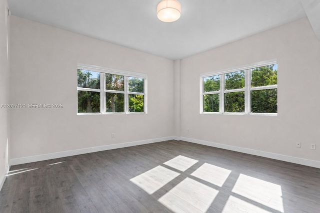 15051 Royal Oaks Lane 101, North Miami, FL 33181