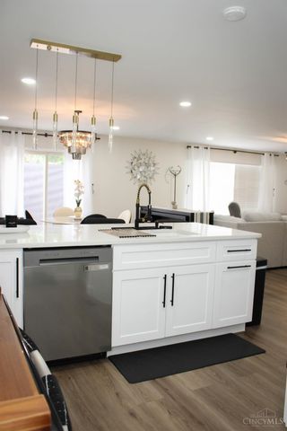 903 Clearfield Lane, Springdale, OH 45240