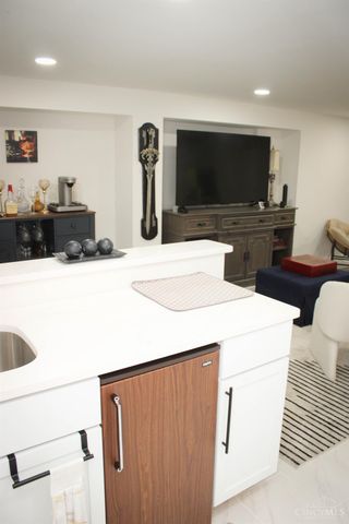 903 Clearfield Lane, Springdale, OH 45240
